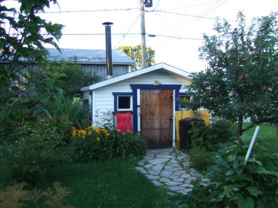 "Ma cabaane au fond du jaardin"